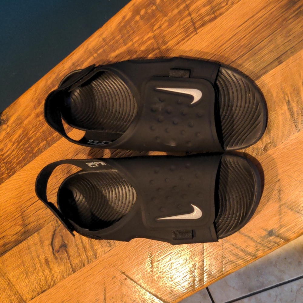 Nike sunrays sandals